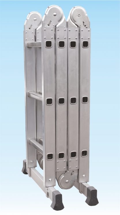 Scala ripiegata con minimo ingombro
